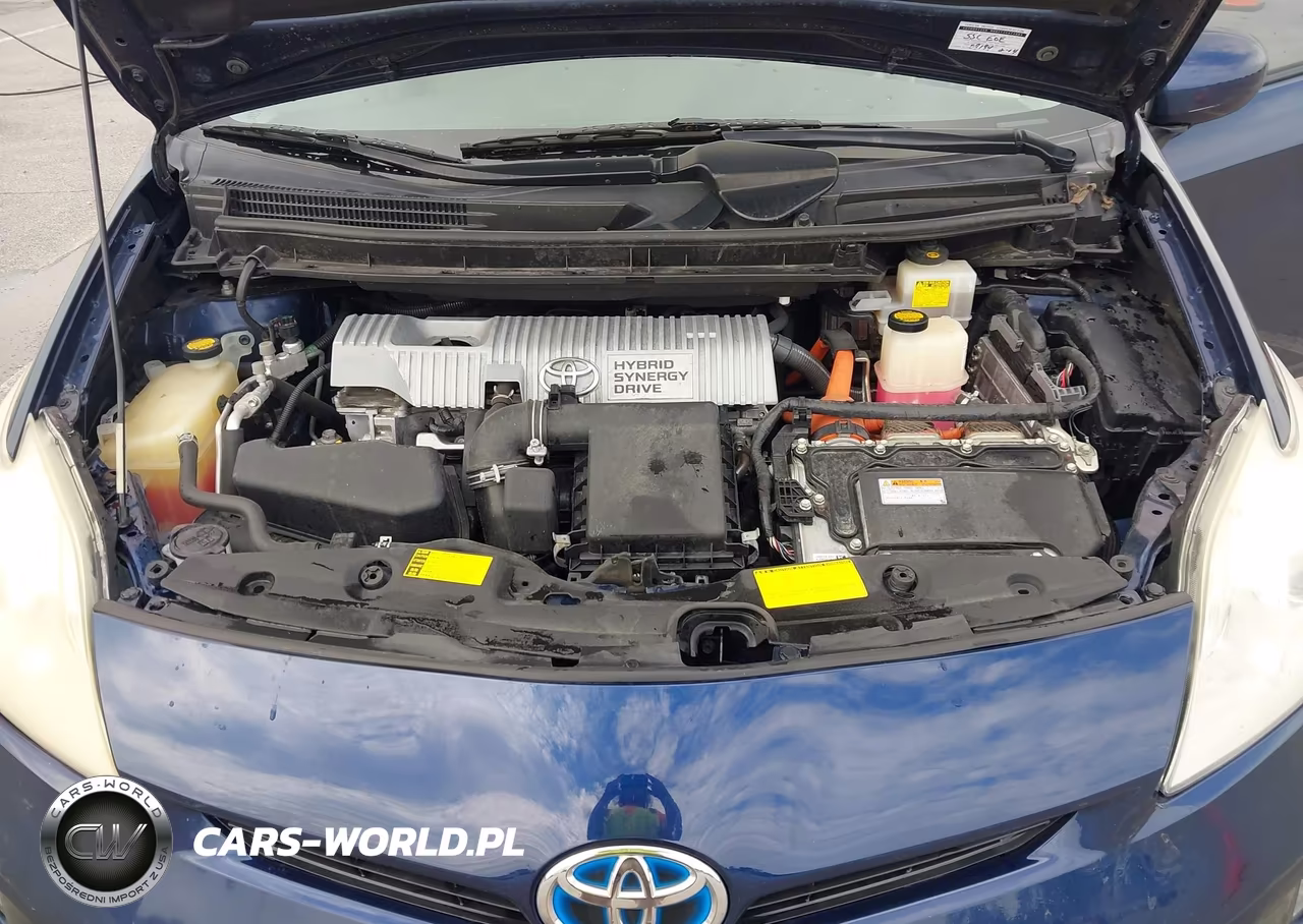 2013 Toyota Prius Three VIN:JTDKN3DU2D1620194 - 10