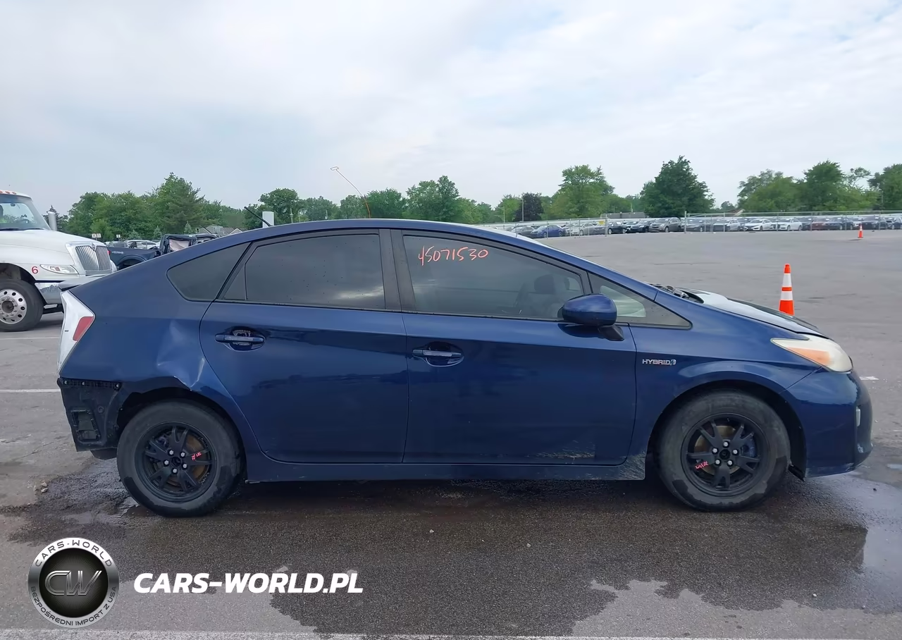 2013 Toyota Prius Three VIN:JTDKN3DU2D1620194 - 13