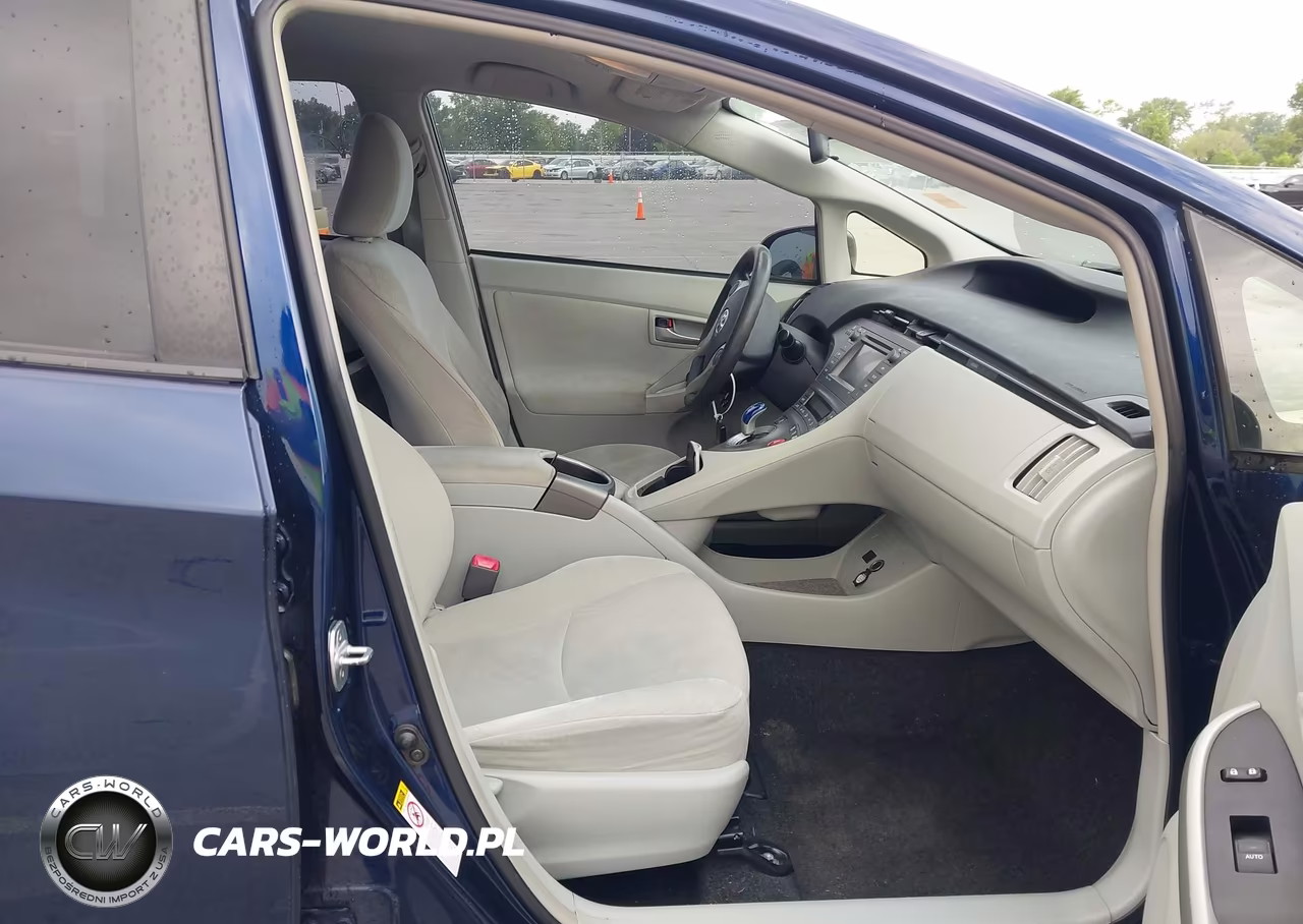 2013 Toyota Prius Three VIN:JTDKN3DU2D1620194 - 5