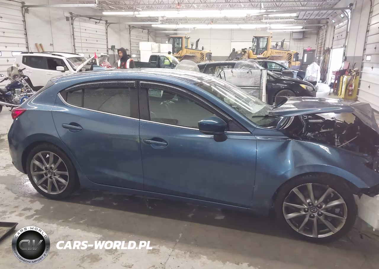 2018 Mazda Mazda3 Touring VIN:3MZBN1L37JM239322 - 13