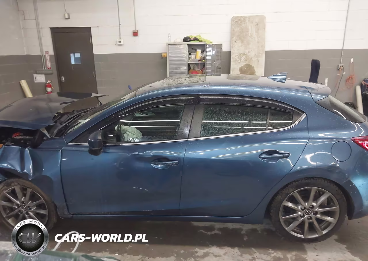 2018 Mazda Mazda3 Touring VIN:3MZBN1L37JM239322 - 14