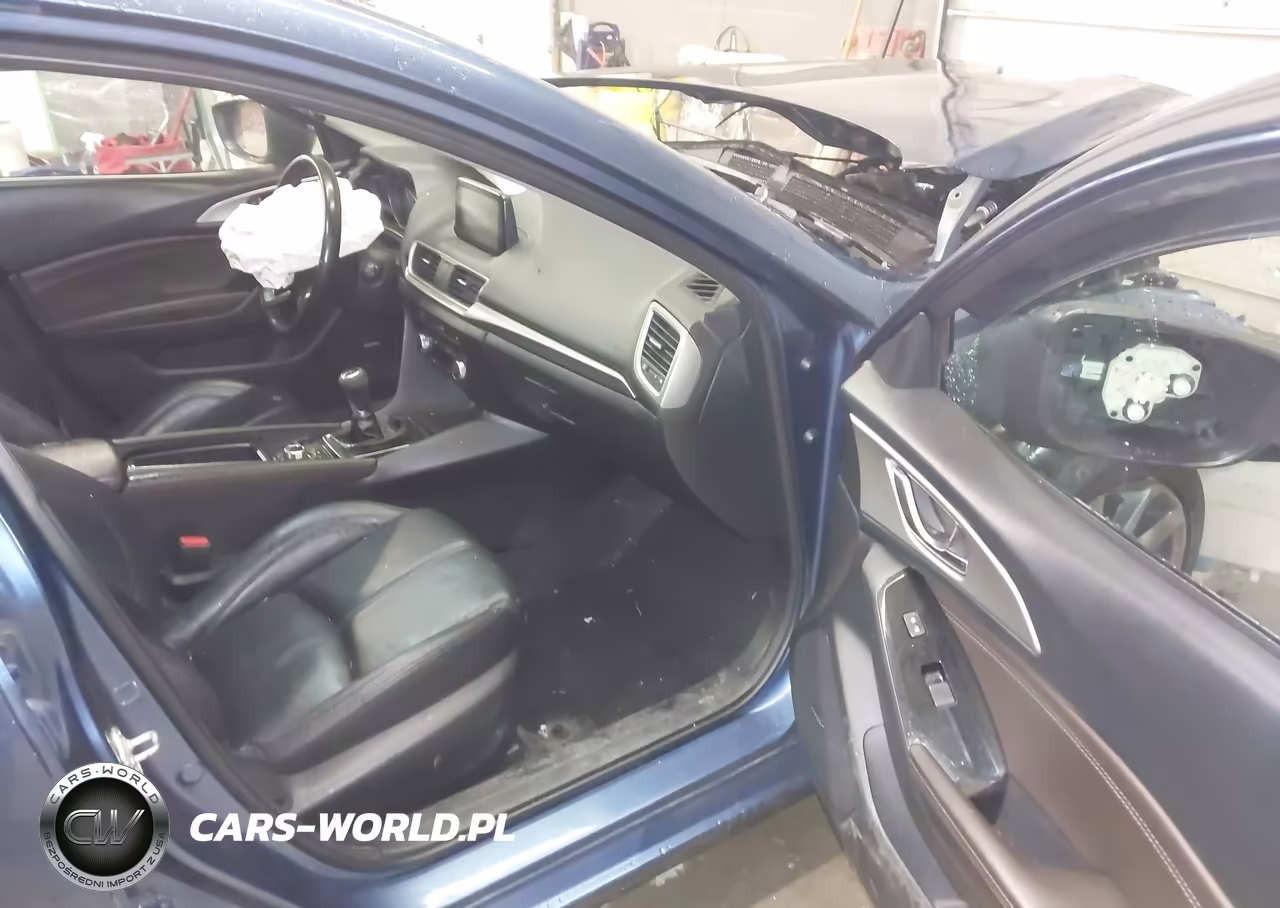 2018 Mazda Mazda3 Touring VIN:3MZBN1L37JM239322 - 5