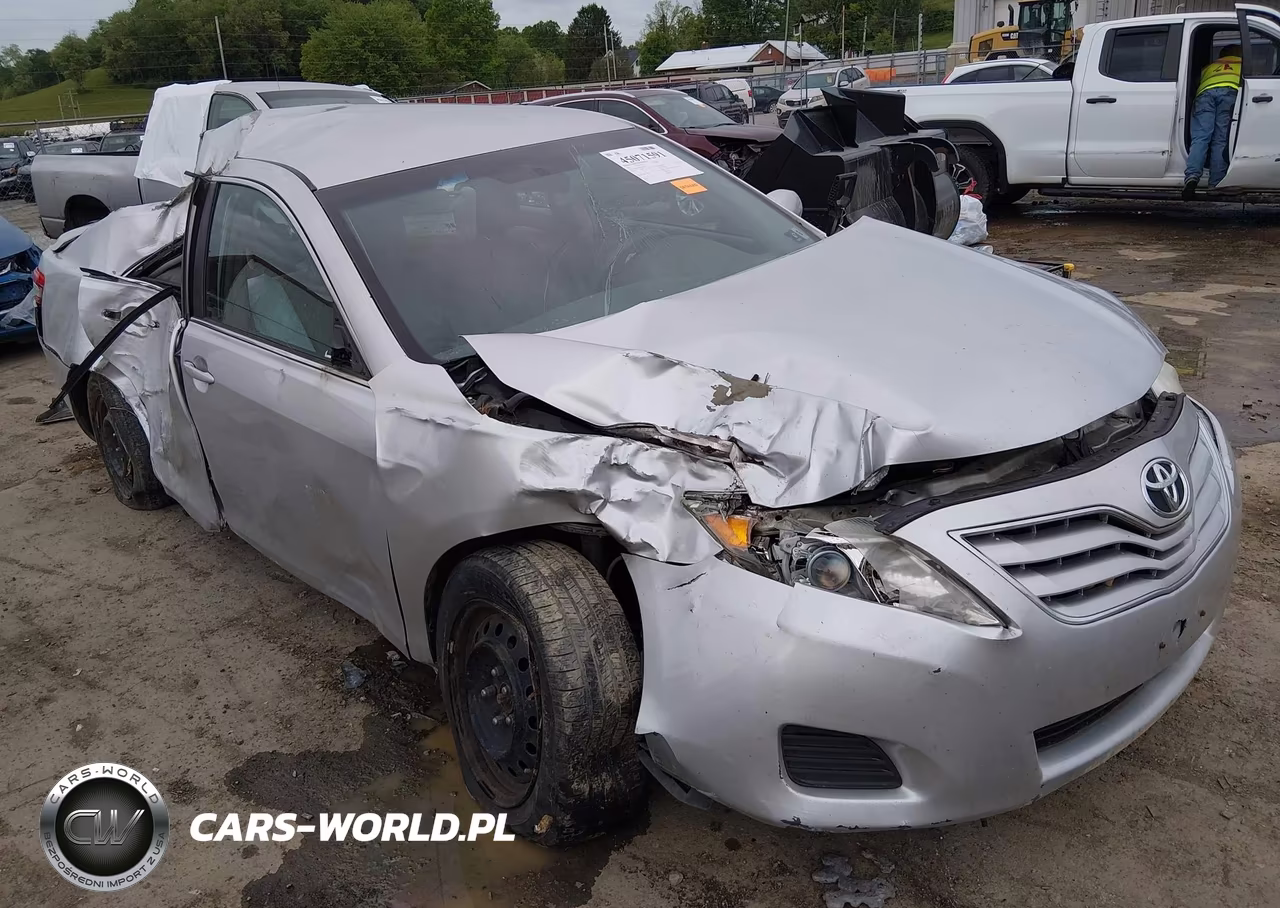 2011 Toyota Camry Le – zdjęcie 1 z 17