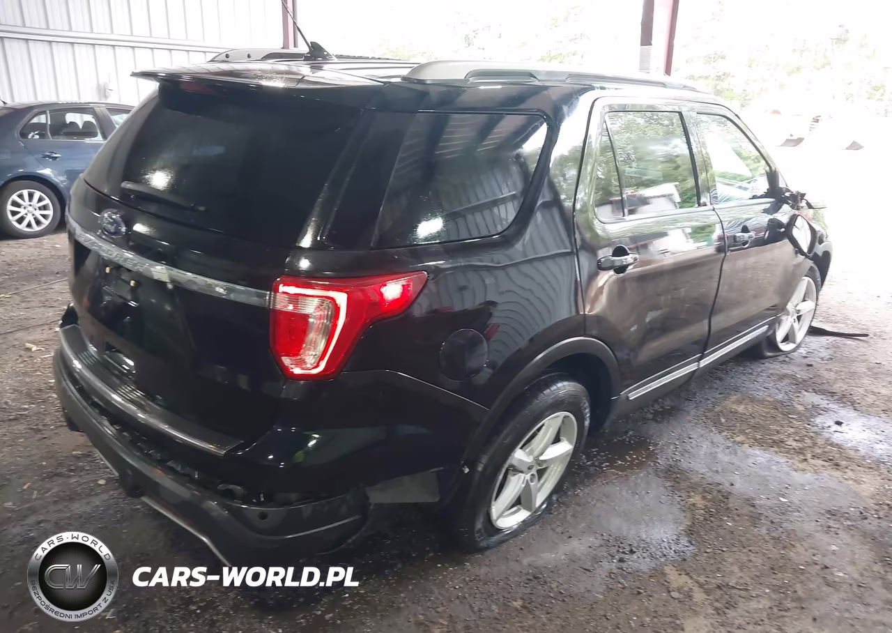 2018 Ford Explorer Xlt VIN:1FM5K7D85JGC64859 - 4