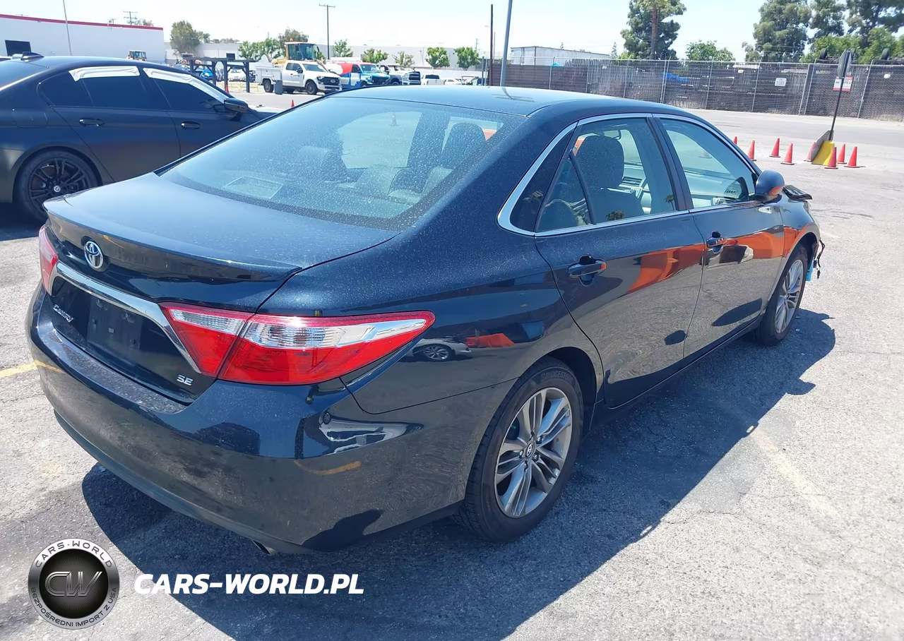 2017 Toyota Camry Se VIN:4T1BF1FK8HU714867 - 4