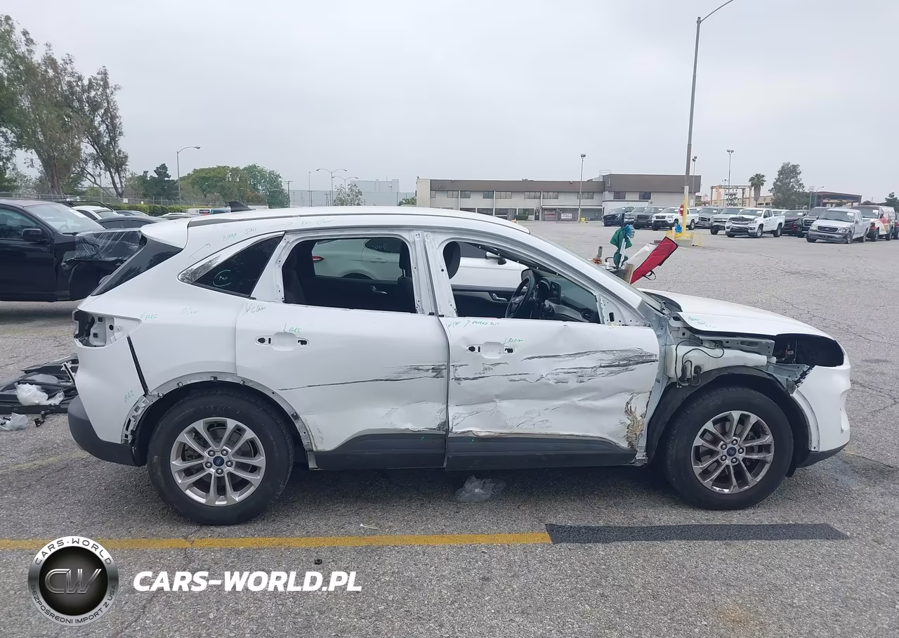2020 Ford Escape Se VIN:1FMCU0G64LUB83682 - 14