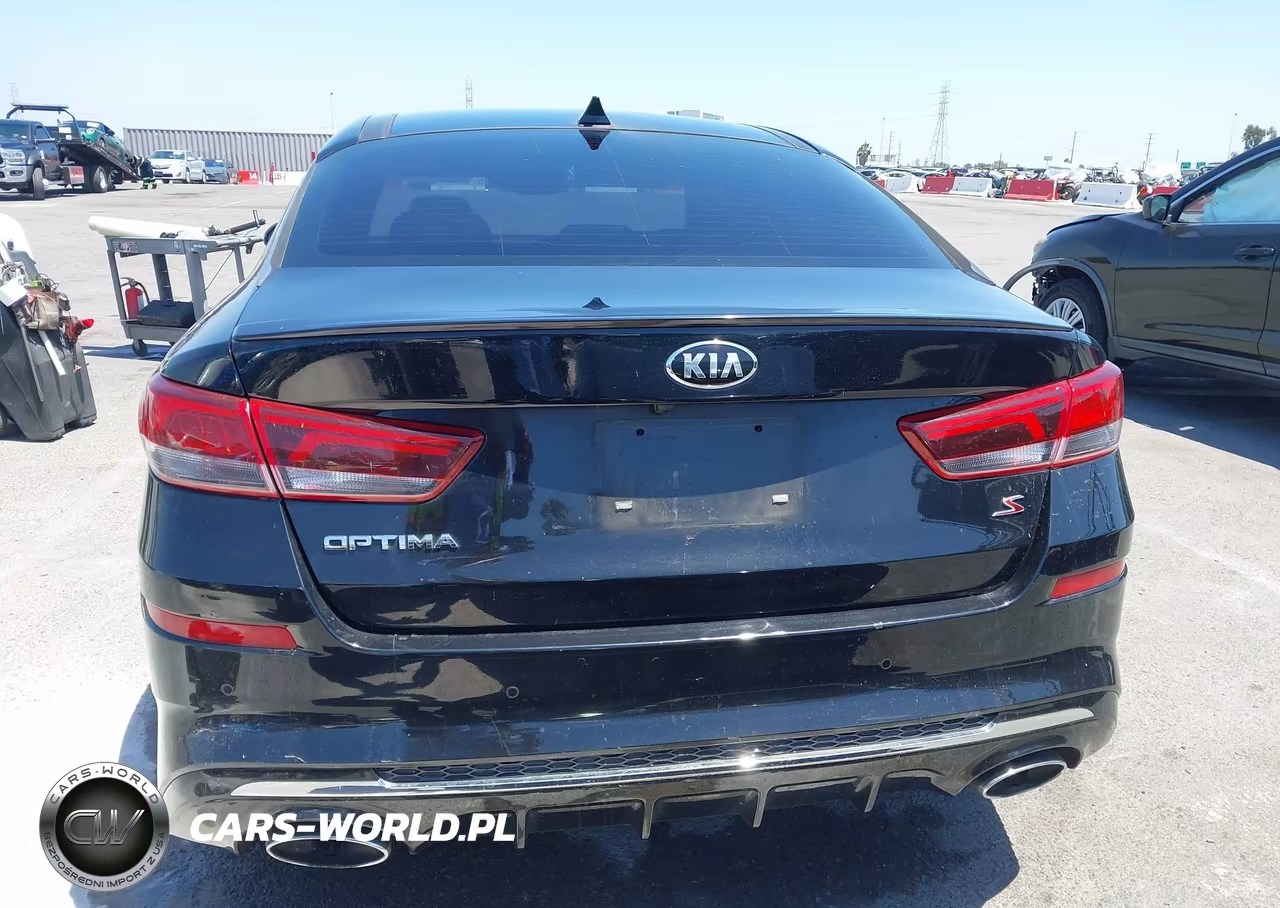 2019 Kia Optima S VIN:5XXGT4L36KG365724 - 16