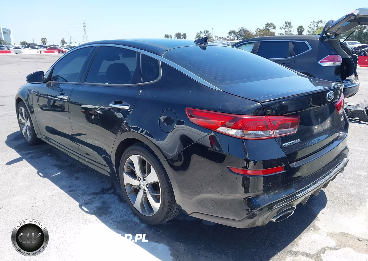 2019 Kia Optima S VIN:5XXGT4L36KG365724 - 3