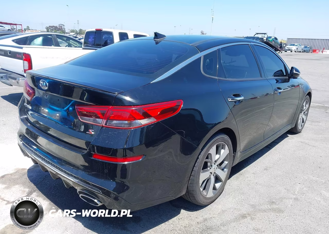 2019 Kia Optima S VIN:5XXGT4L36KG365724 - 4