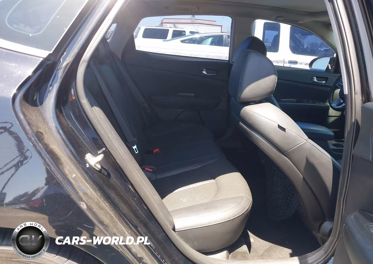 2019 Kia Optima S VIN:5XXGT4L36KG365724 - 8