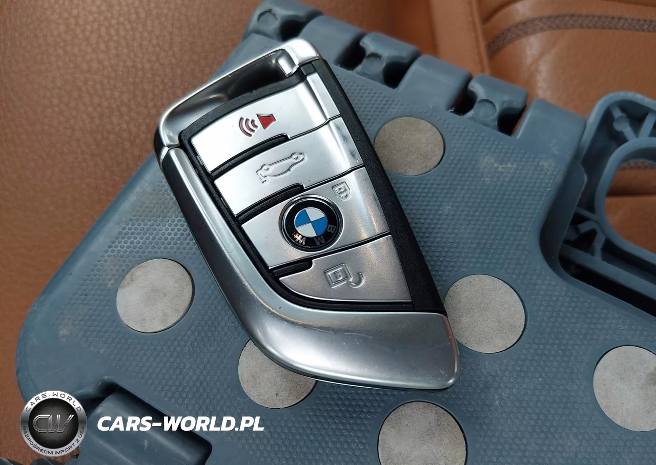 2020 BMW 530I xDrive VIN:WBAJR7C01LWW70640 - 11