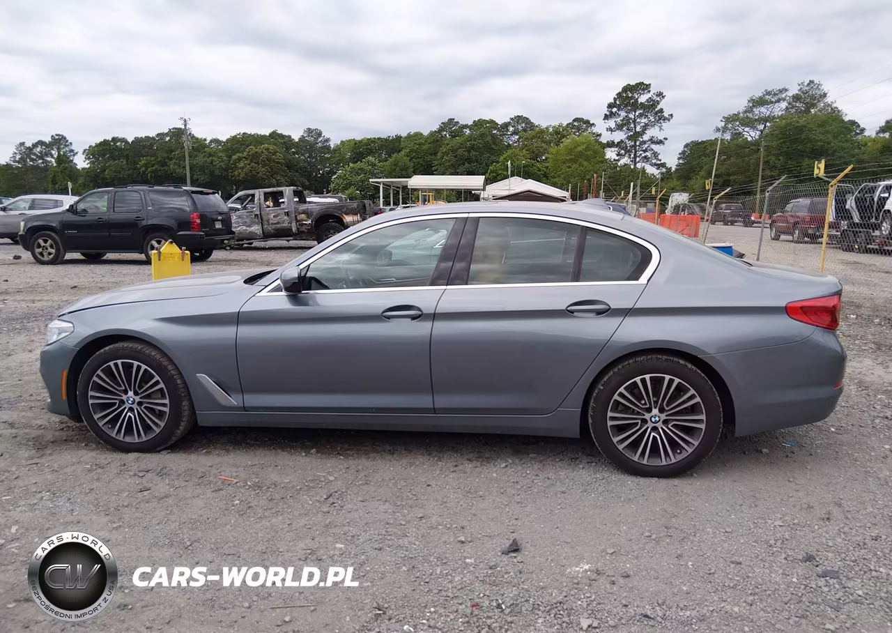 2020 BMW 530I xDrive VIN:WBAJR7C01LWW70640 - 14