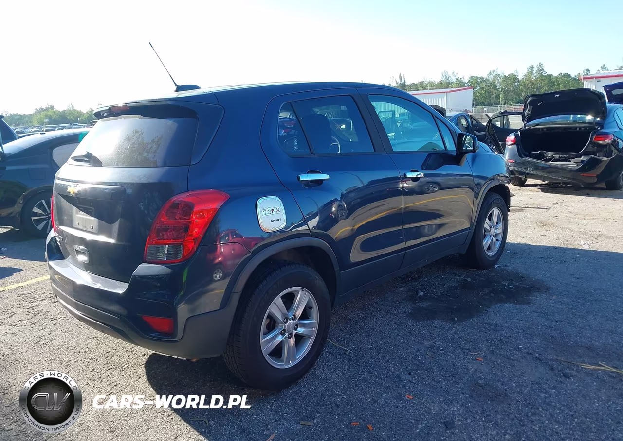 2019 Chevrolet Trax Ls VIN:3GNCJNSB2KL223871 - 4