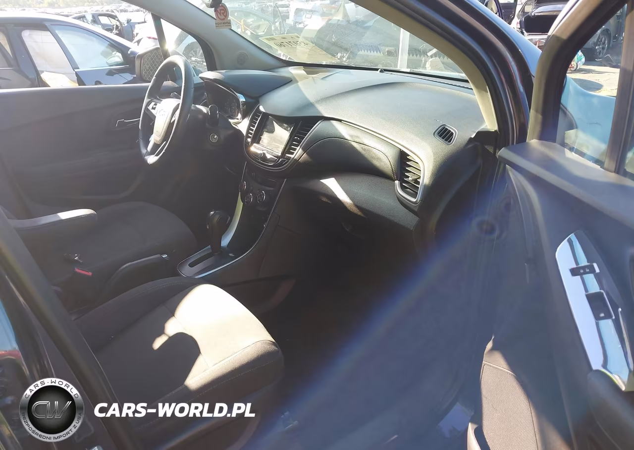 2019 Chevrolet Trax Ls VIN:3GNCJNSB2KL223871 - 5