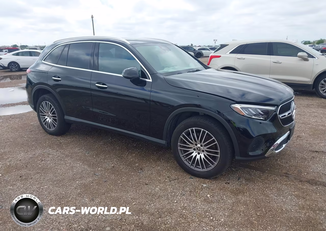 2025 Mercedes-Benz Glc 300 Suv – zdjęcie 1 z 11