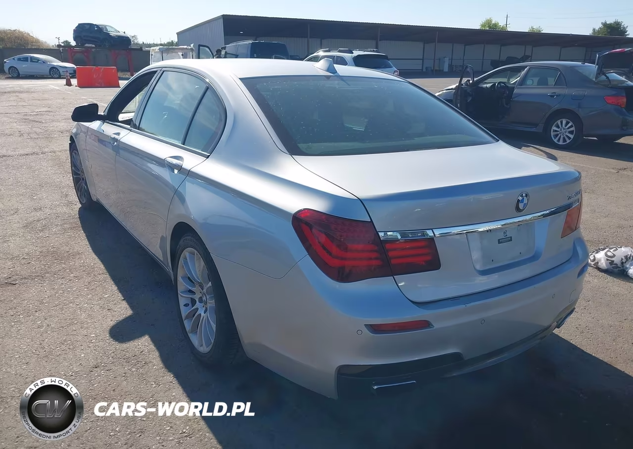 2015 BMW 750Li VIN:WBAYE8C57FD782449 - 3