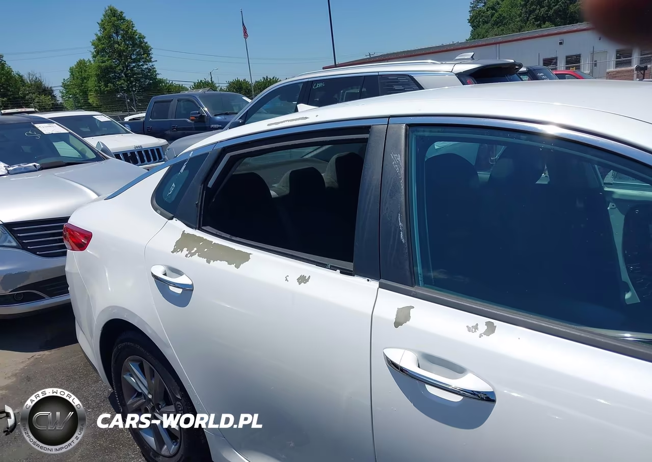 2019 Kia Optima Lx VIN:5XXGT4L36KG285193 - 18