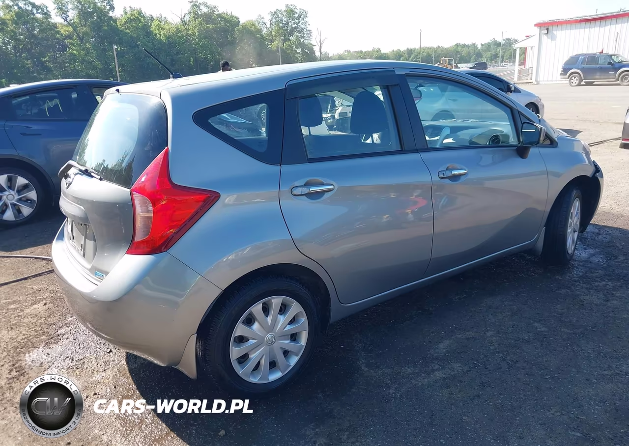 2015 Nissan Versa Note S Plus VIN:3N1CE2CP1FL441380 - 4