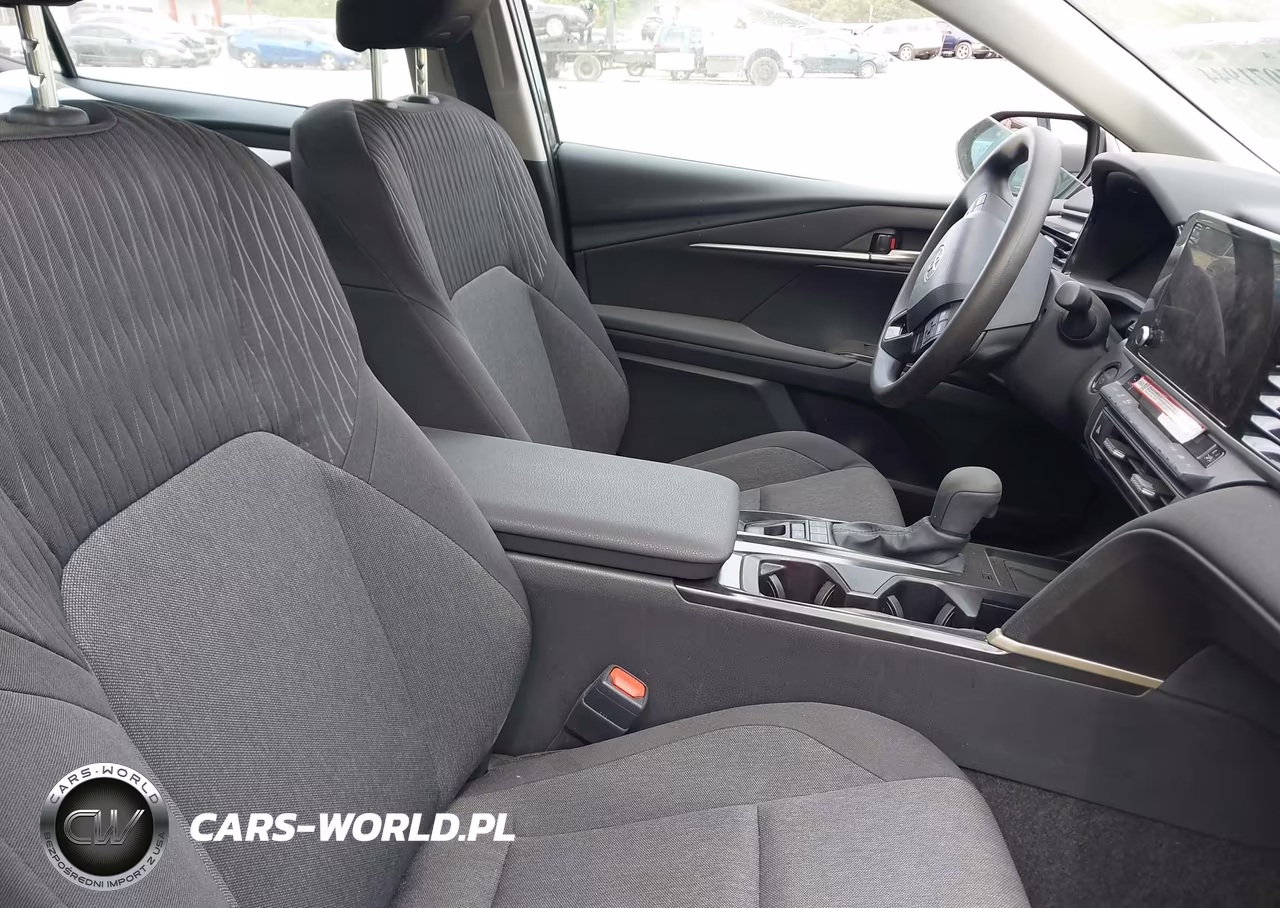2026 Toyota Camry Le VIN:4T1DAACK6TU268710 - 5