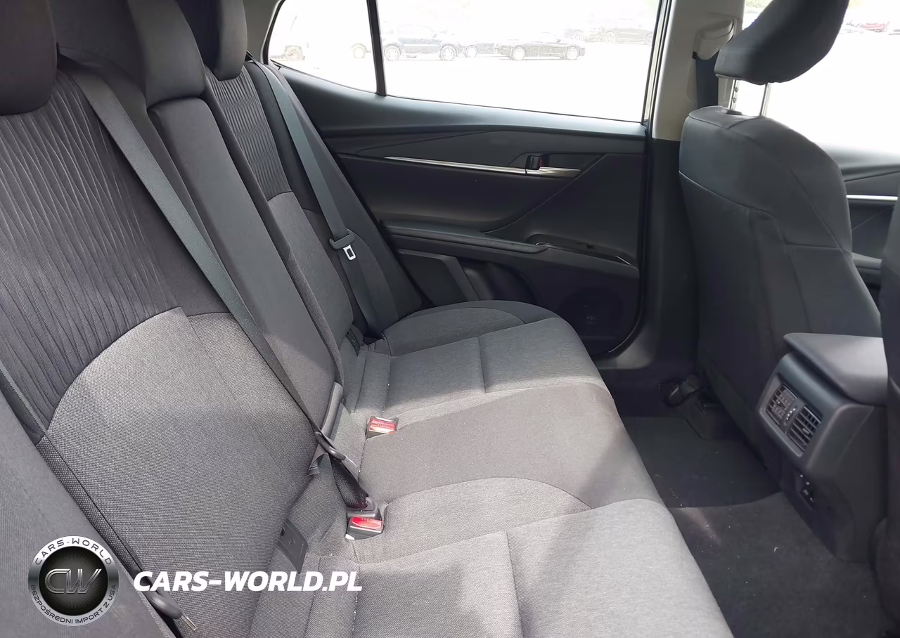 2026 Toyota Camry Le VIN:4T1DAACK6TU268710 - 8