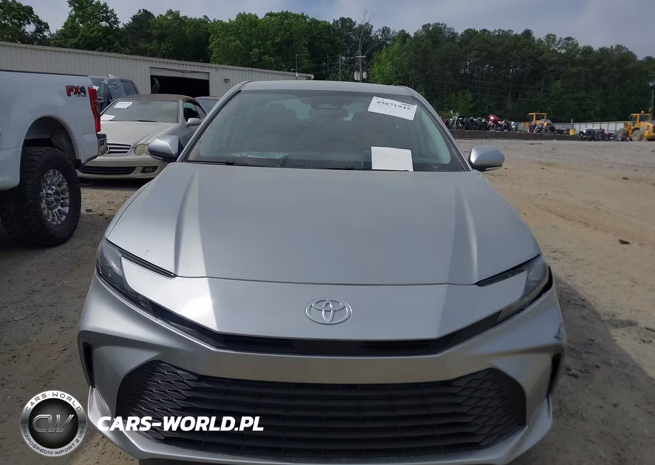 2026 Toyota Camry Le VIN:4T1DAACK0TU255774 - 12