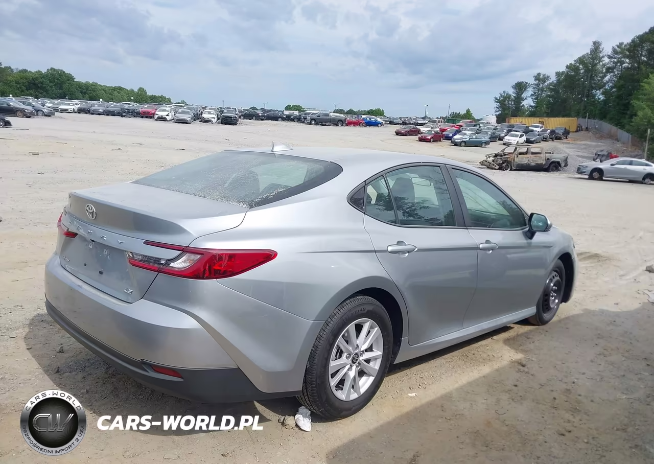 2026 Toyota Camry Le VIN:4T1DAACK0TU255774 - 13