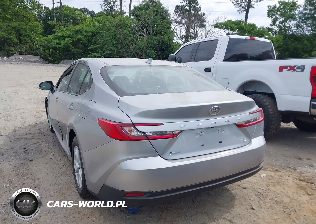 2026 Toyota Camry Le VIN:4T1DAACK0TU255774 - 3