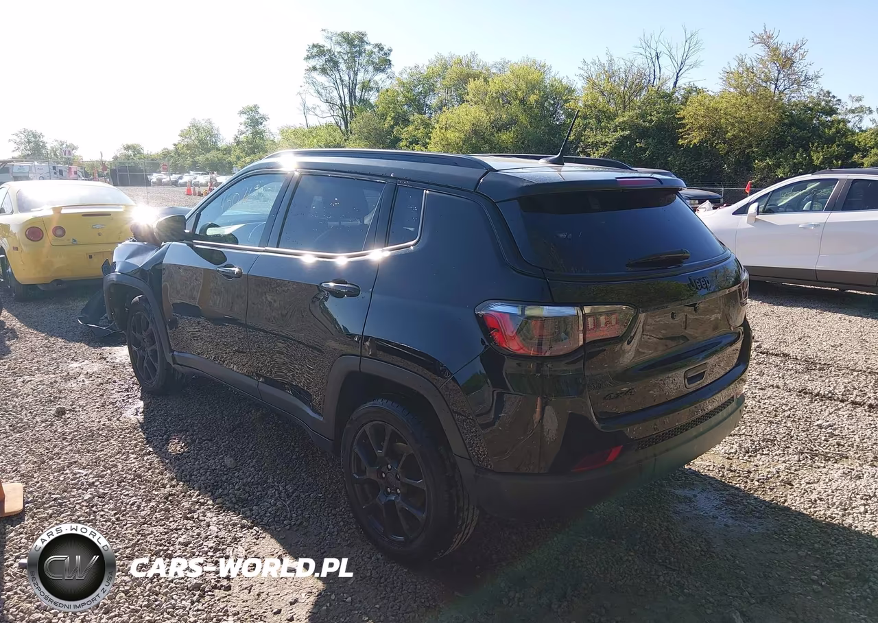 2022 Jeep Compass Altitude 4X4 VIN:3C4NJDBB0NT224081 - 3