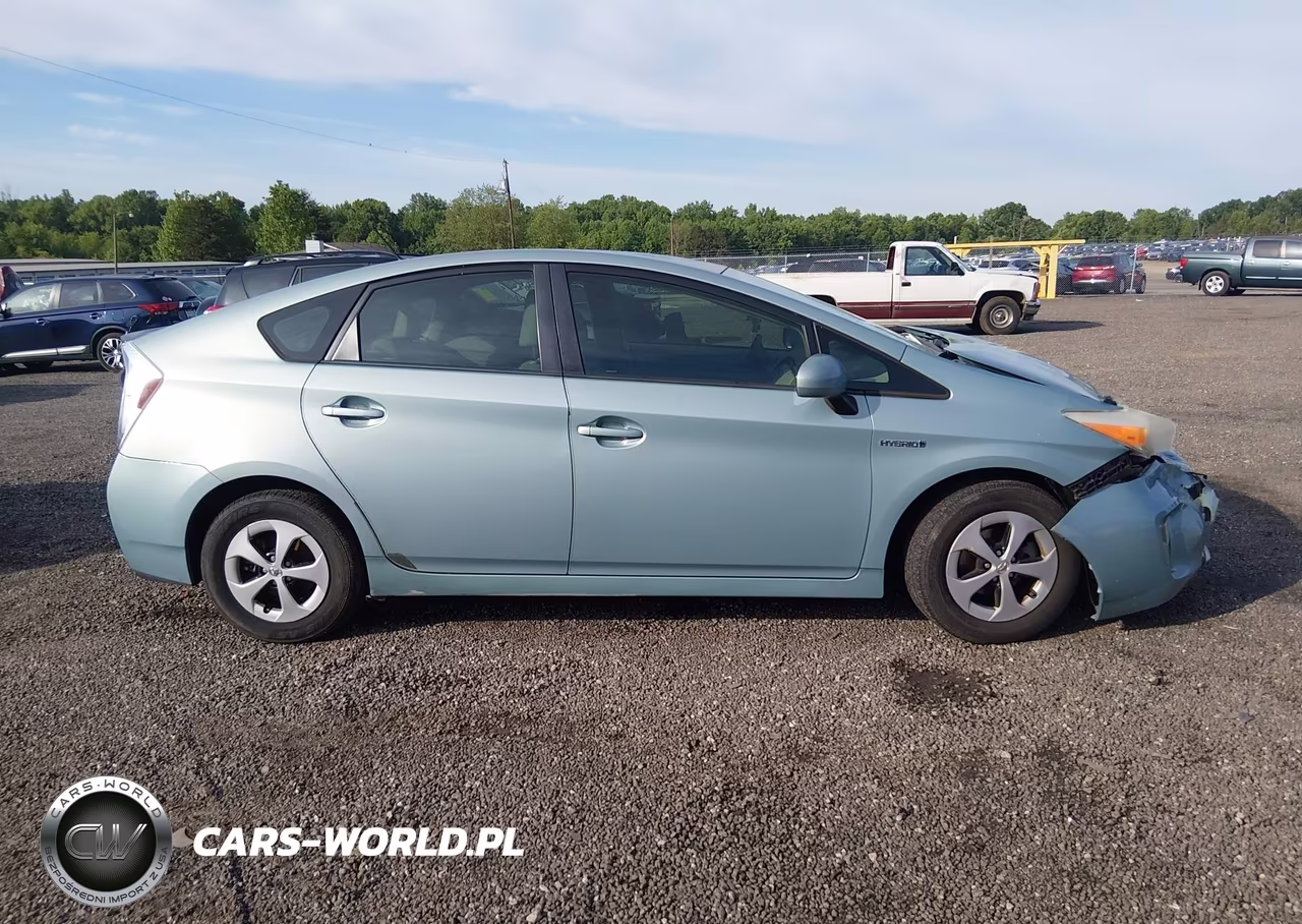 2013 Toyota Prius Four VIN:JTDKN3DU3D1671705 - 13