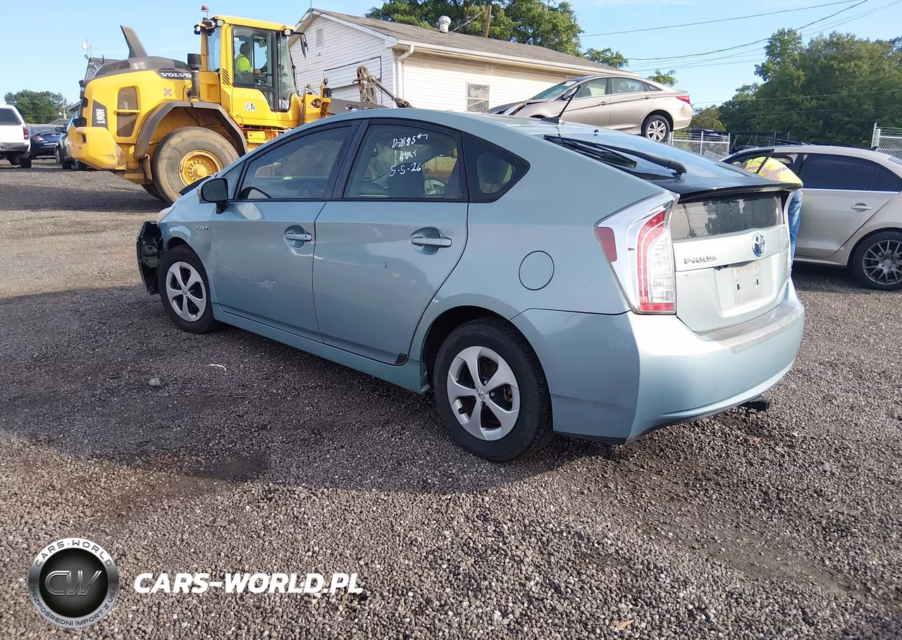 2013 Toyota Prius Four VIN:JTDKN3DU3D1671705 - 3