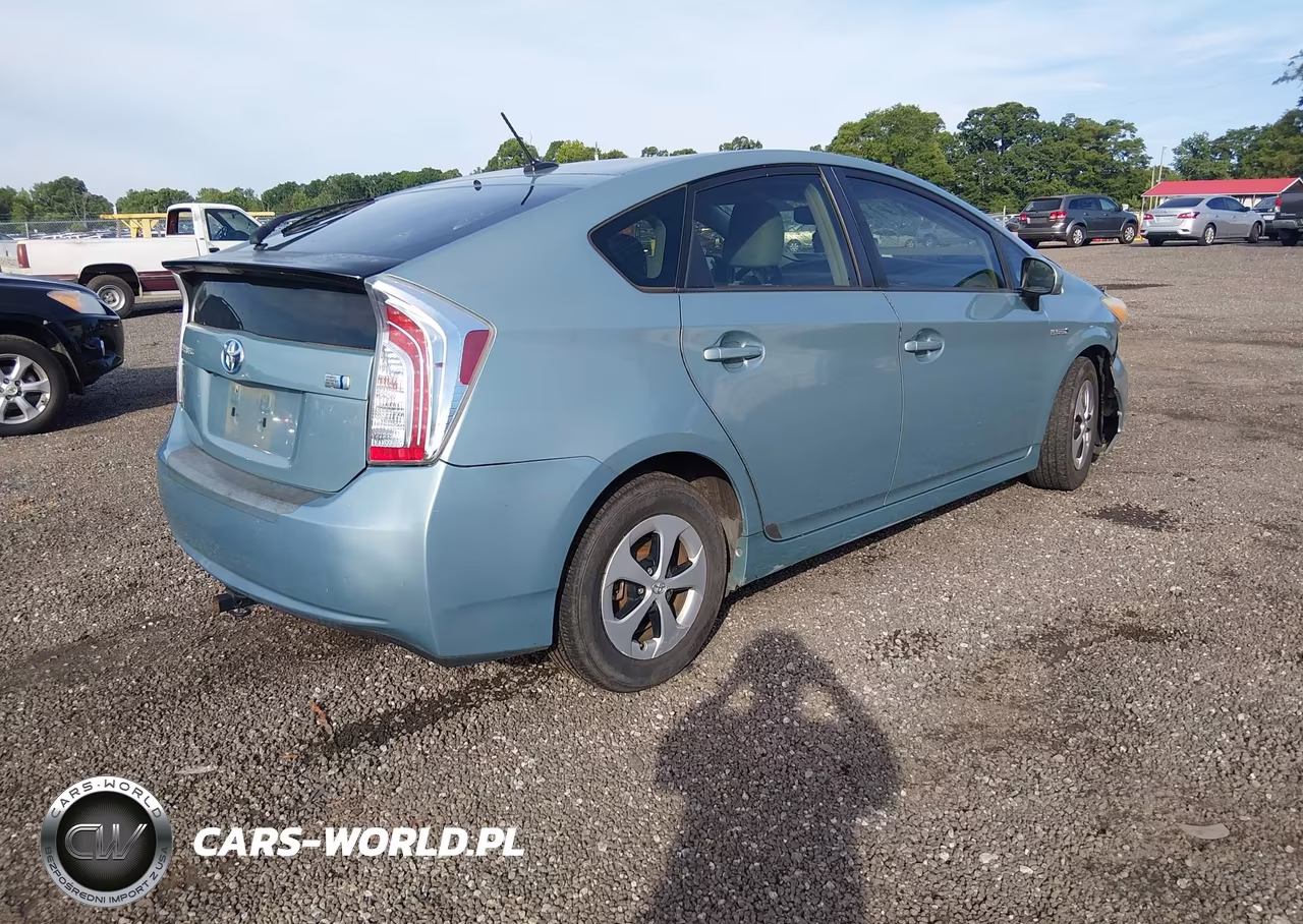 2013 Toyota Prius Four VIN:JTDKN3DU3D1671705 - 4
