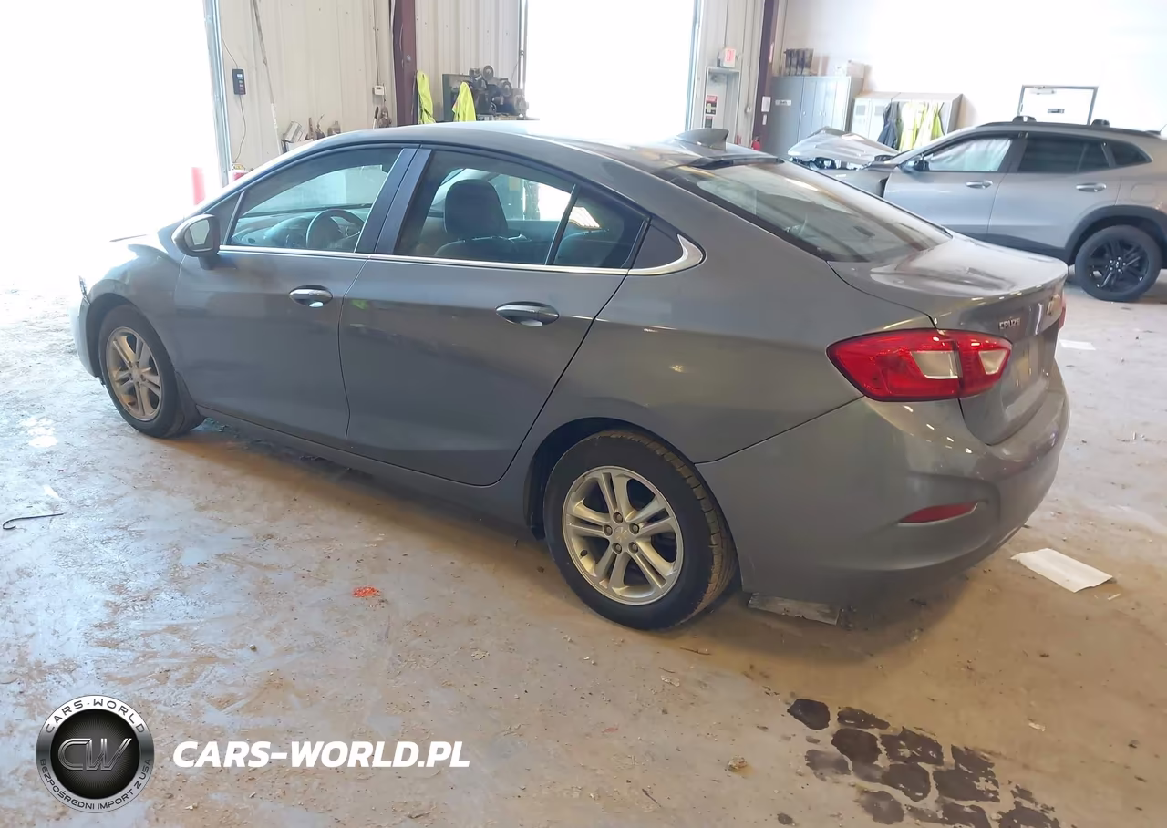 2018 Chevrolet Cruze Lt Auto VIN:1G1BE5SM3J7245187 - 3