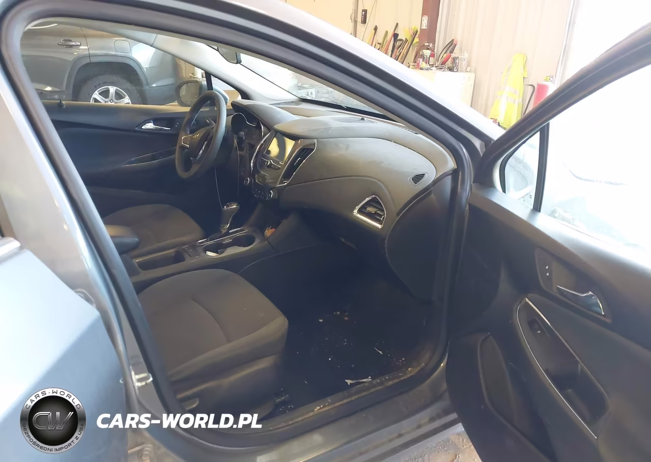 2018 Chevrolet Cruze Lt Auto VIN:1G1BE5SM3J7245187 - 5