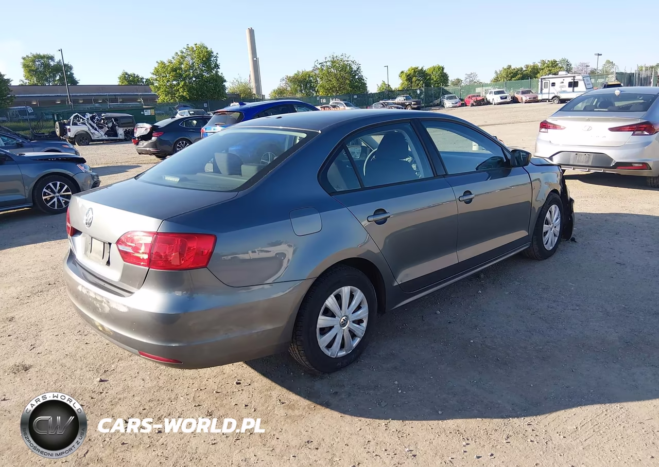 2013 Volkswagen Jetta 2.0L S VIN:3VW2K7AJ7DM261905 - 4