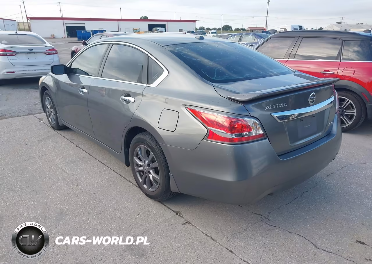 2015 Nissan Altima 2.5 S VIN:1N4AL3AP2FN918410 - 3