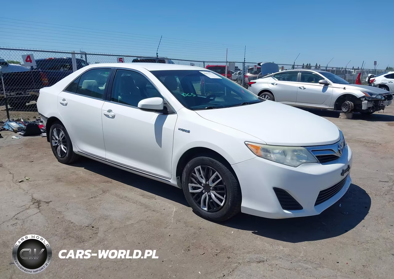 2014 Toyota Camry Hybrid Le
