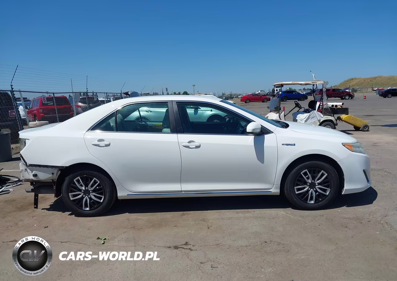 2014 Toyota Camry Hybrid Le VIN:4T1BD1FK7EU103374 - 14