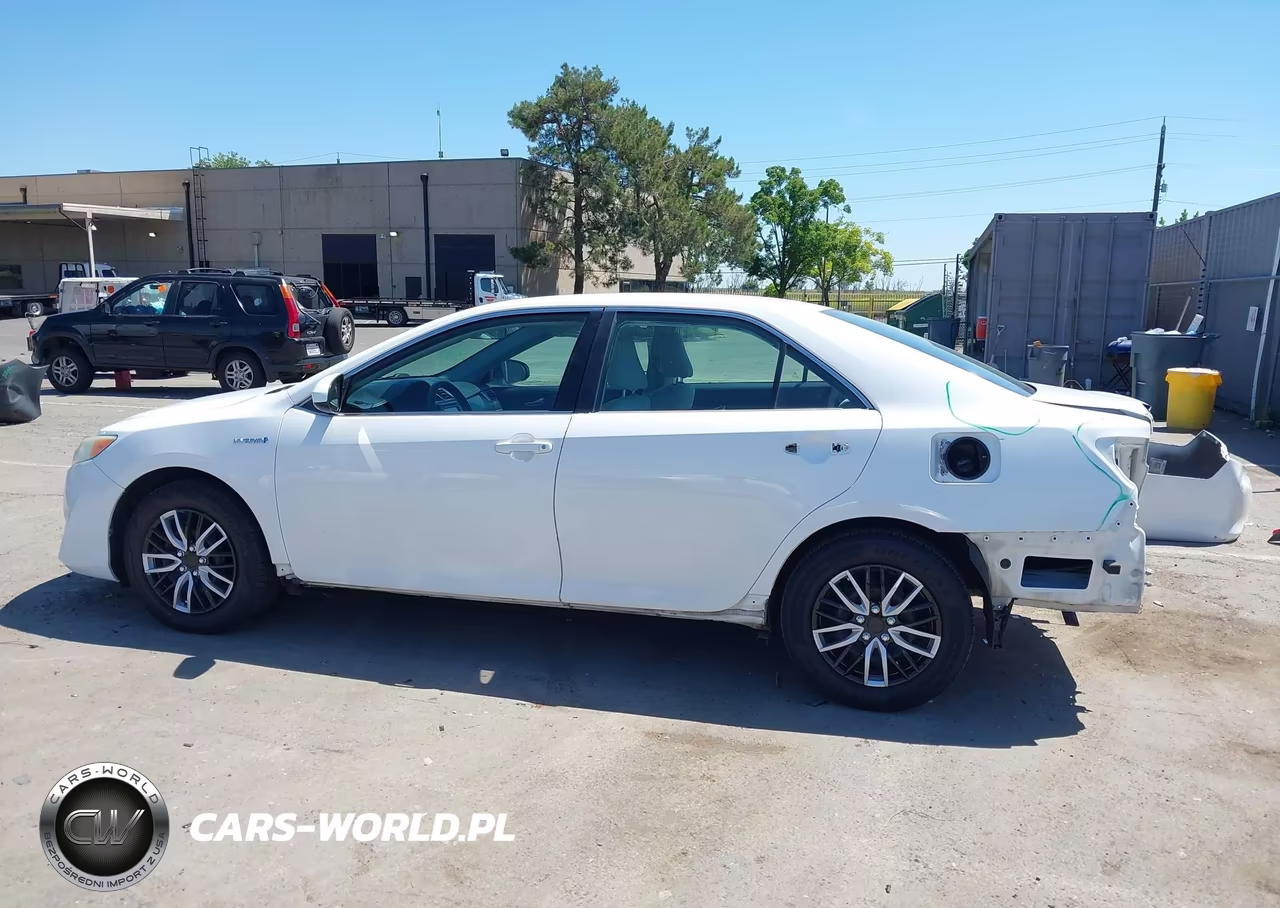 2014 Toyota Camry Hybrid Le VIN:4T1BD1FK7EU103374 - 15