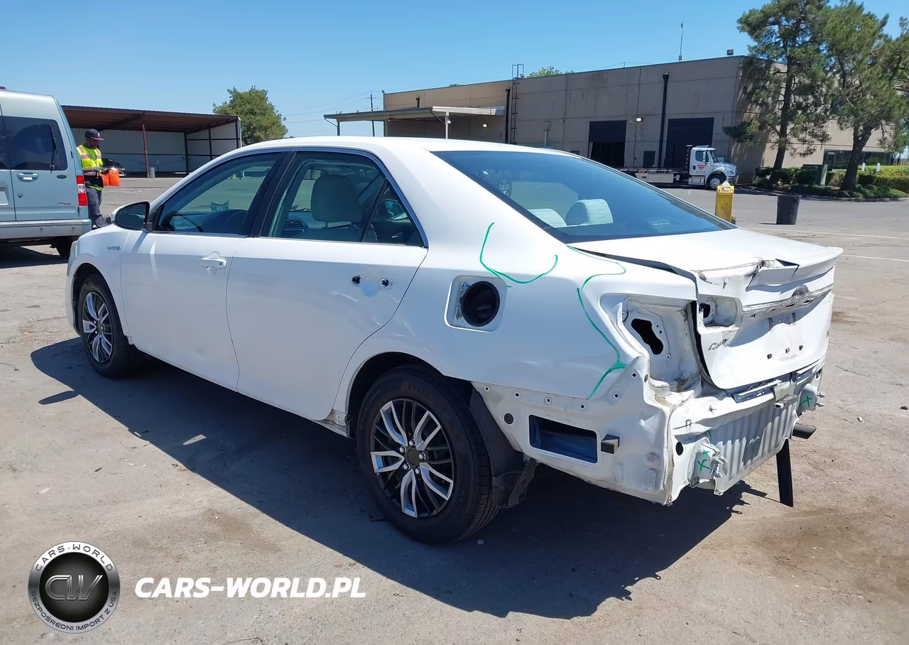 2014 Toyota Camry Hybrid Le VIN:4T1BD1FK7EU103374 - 3