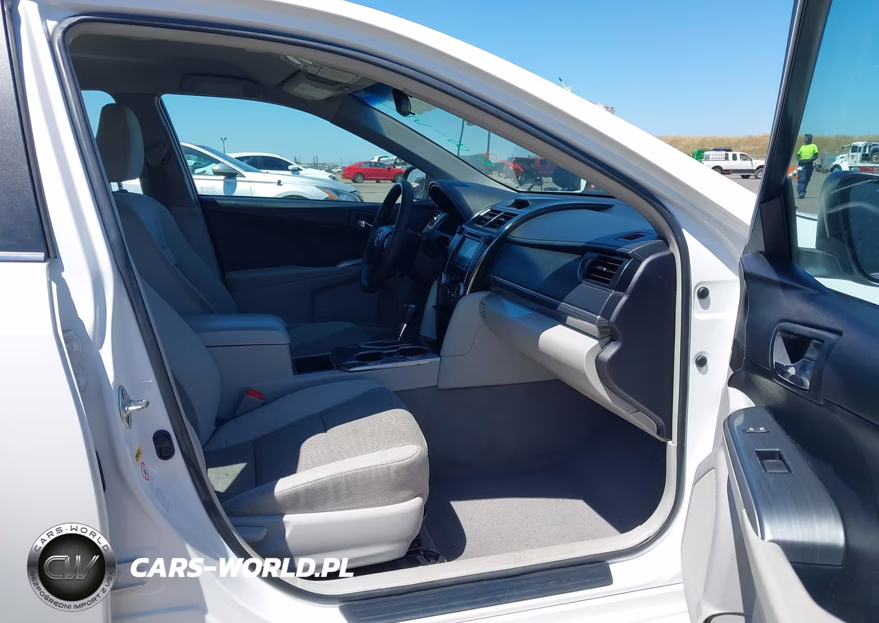 2014 Toyota Camry Hybrid Le VIN:4T1BD1FK7EU103374 - 5