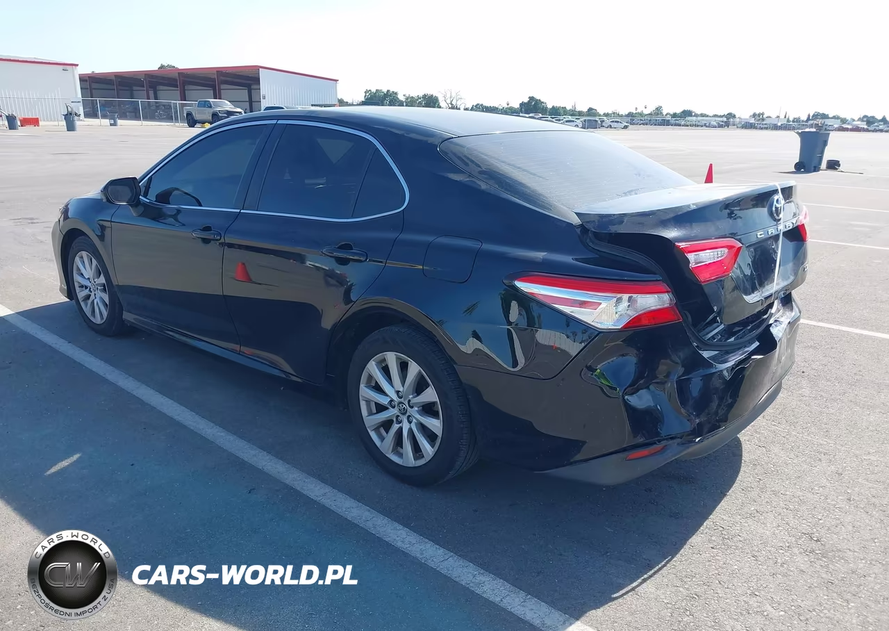 2018 Toyota Camry Le VIN:JTNB11HK9J3038811 - 3