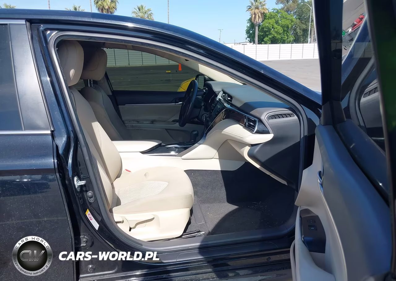 2018 Toyota Camry Le VIN:JTNB11HK9J3038811 - 5