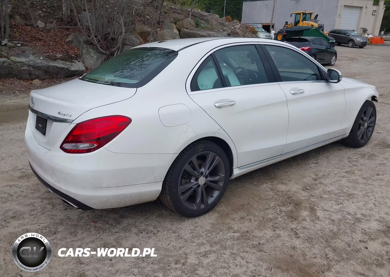 2016 Mercedes-Benz C-Class C 300 VIN:55SWF4KB6GU134813 - 4