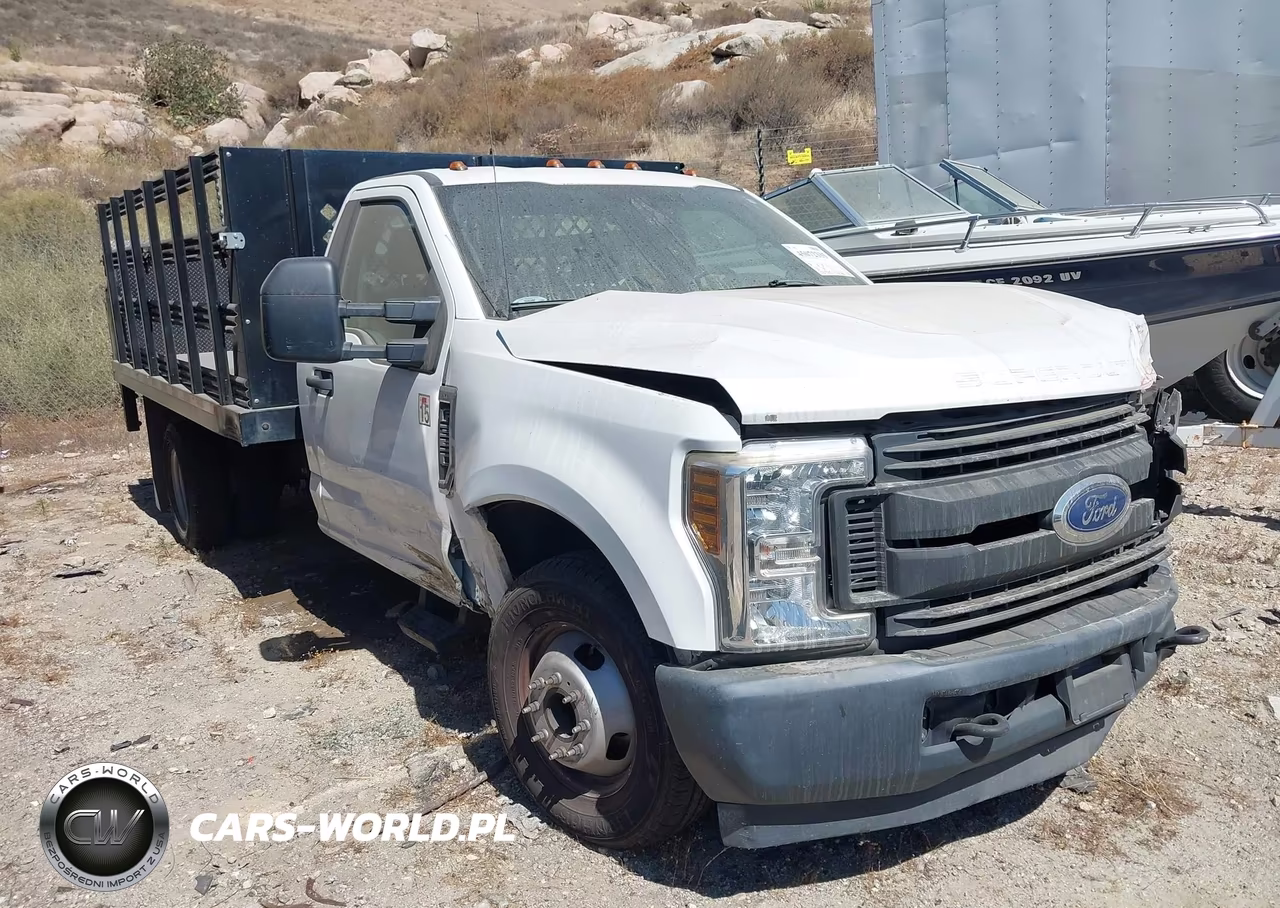 2018 Ford F-350 Chassis Xl
