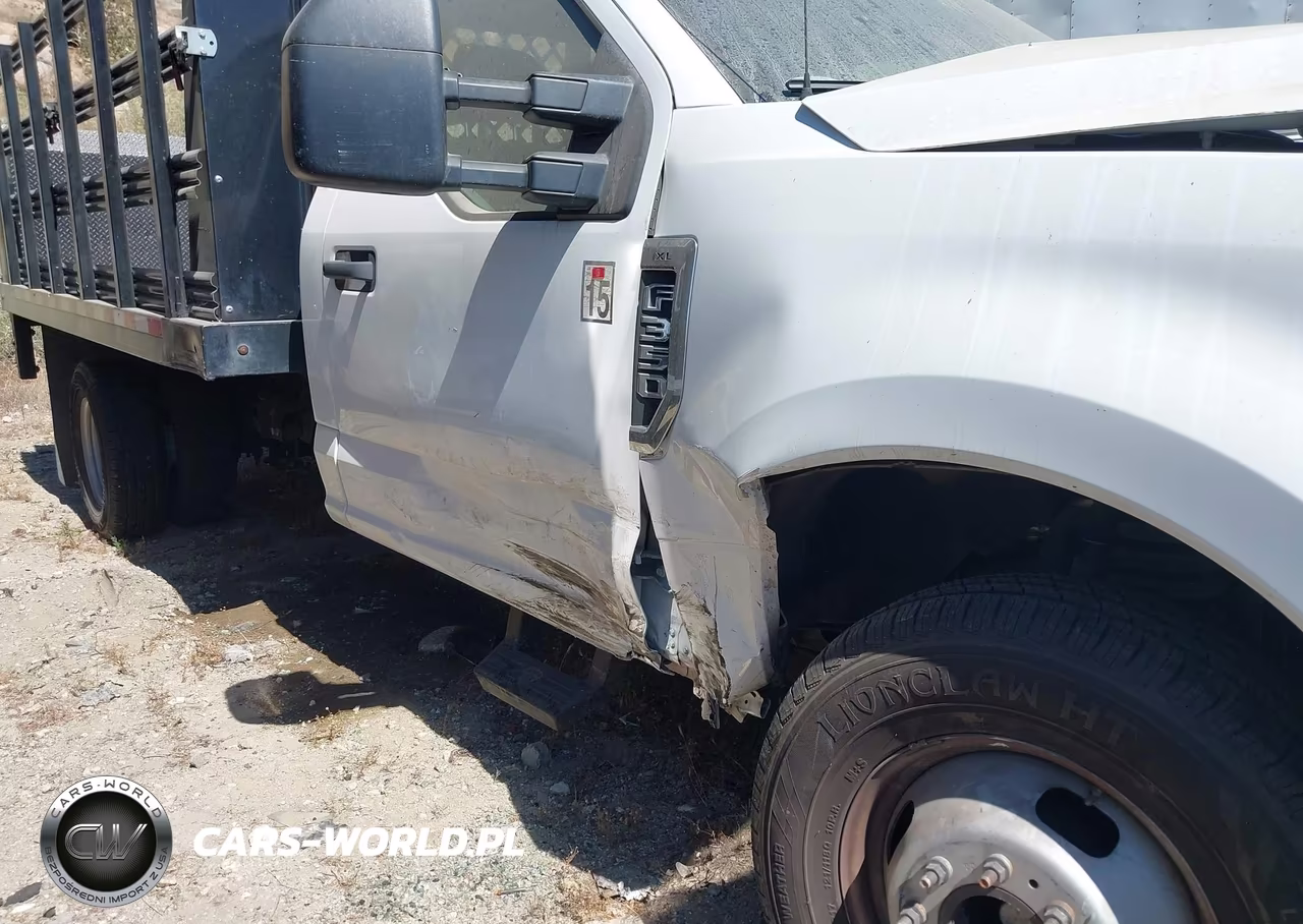 2018 Ford F-350 Chassis Xl VIN:1FDRF3G67JEC20043 - 12