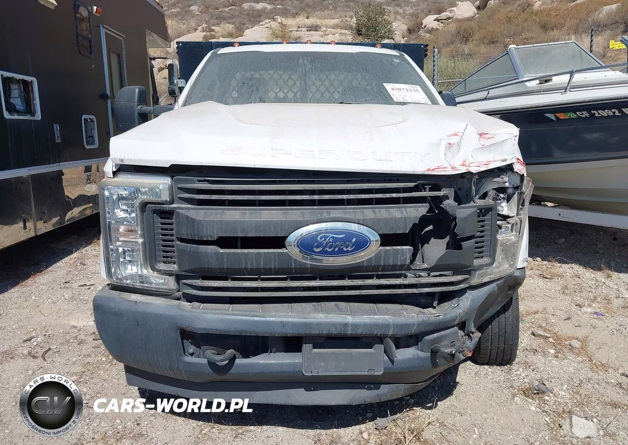 2018 Ford F-350 Chassis Xl VIN:1FDRF3G67JEC20043 - 15