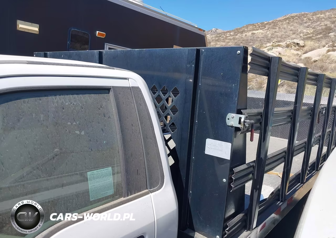 2018 Ford F-350 Chassis Xl VIN:1FDRF3G67JEC20043 - 17