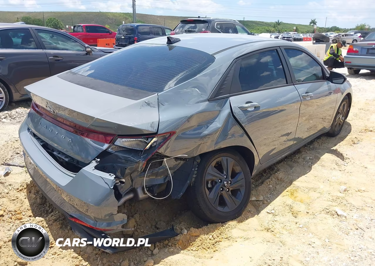 2022 Hyundai Elantra Sel VIN:KMHLS4AG7NU274706 - 4