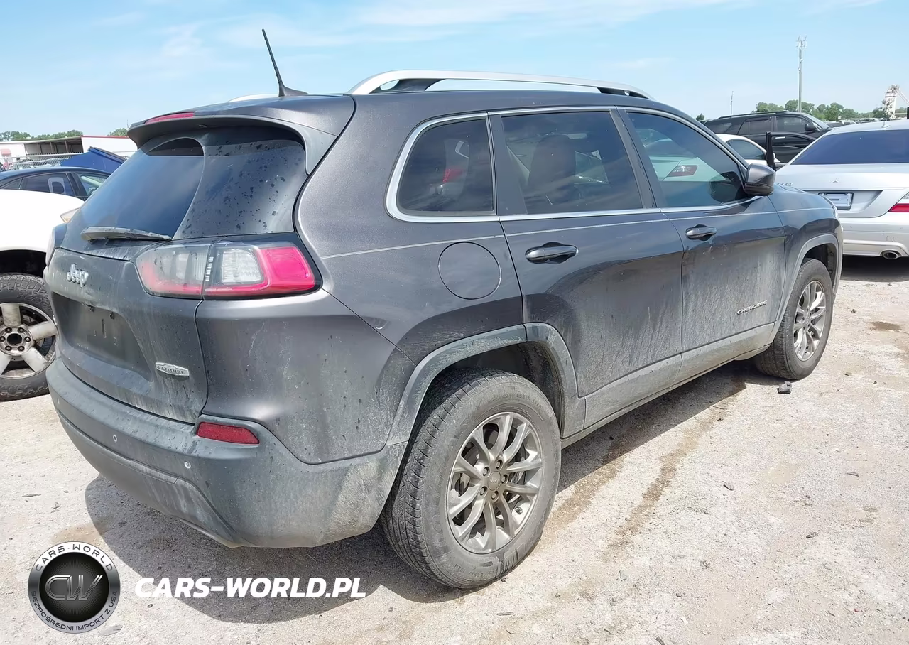 2019 Jeep Cherokee Latitude Plus 4X4 VIN:1C4PJMLN4KD287428 - 4