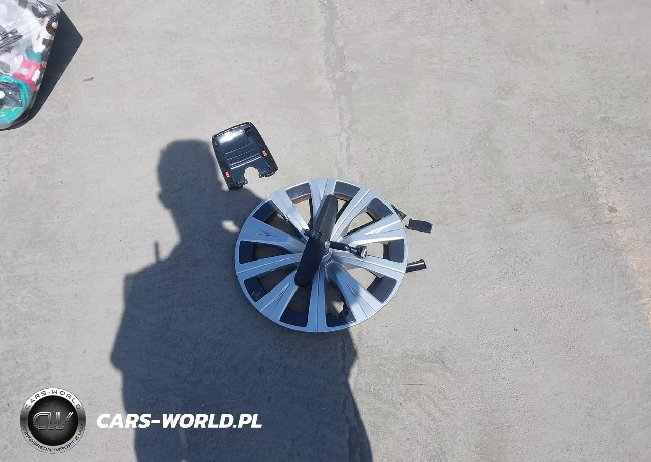 2020 Toyota Camry Le Hybrid VIN:4T1C31AK1LU543263 - 12